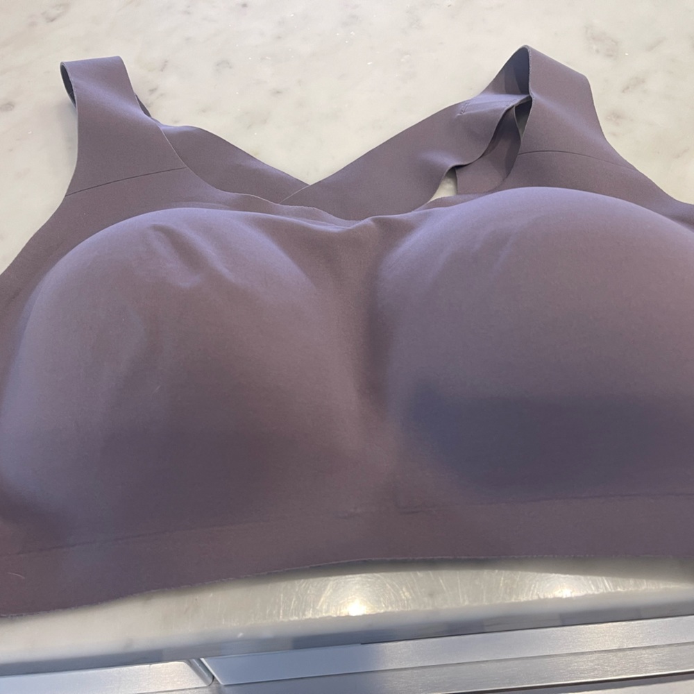 Lululemon bra 36D, color is more mauve